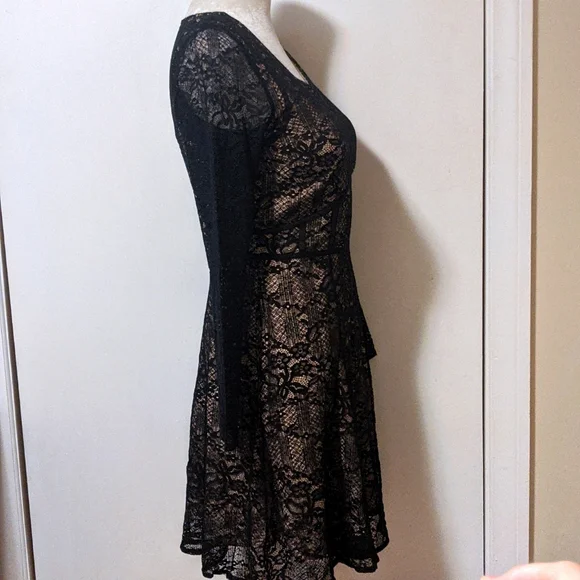 black magnolia lace midi dress Black CONTRAST LACE RIBBON TRIM CORSET DETAIL MIDI DRESS M main image 0